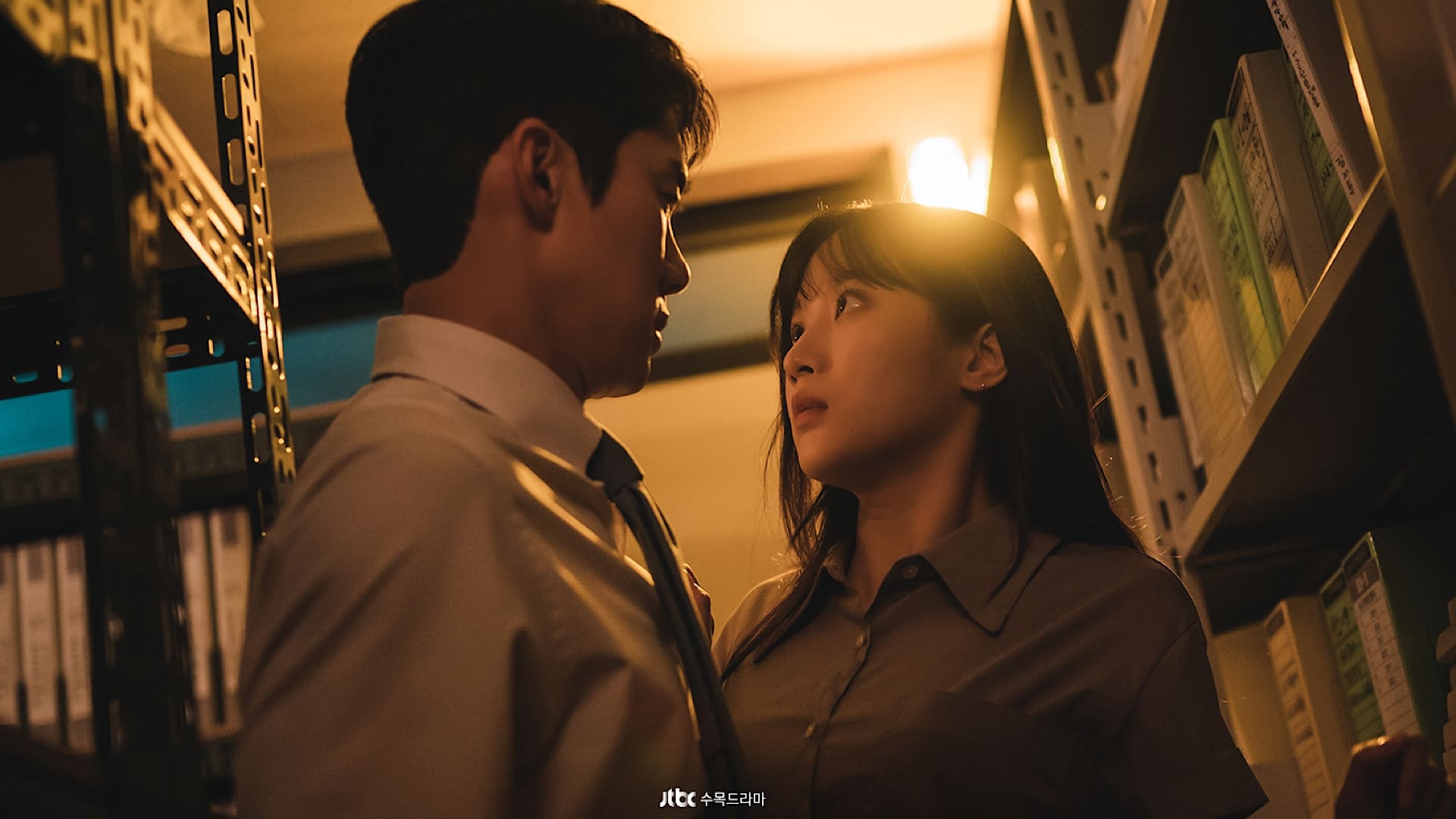 40/100 – Kdrama “THE INTEREST OF LOVE”: una tormenta amorosa scombussola una banca di quartiere