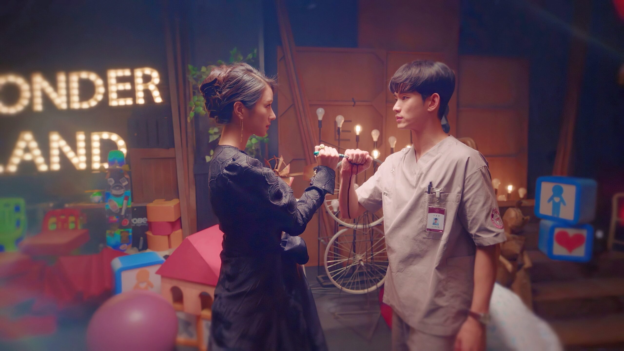 100/100 – Il kdrama “It’s Okay to Not Be Okay” e quella scrittrice di fiabe coraggiosa e onesta come nessuno